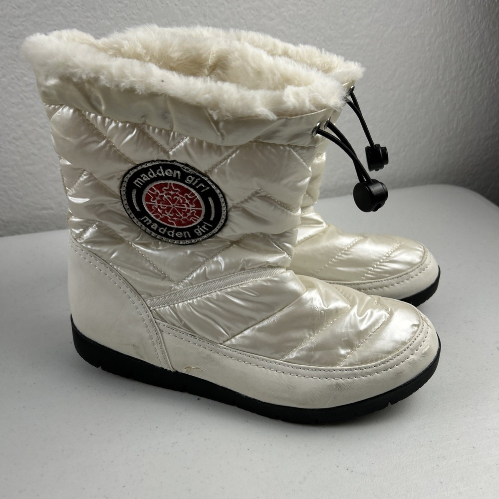 Madden Girl Icicle Boots ,Women's Size 9M White, Faux Fur‎ Lined